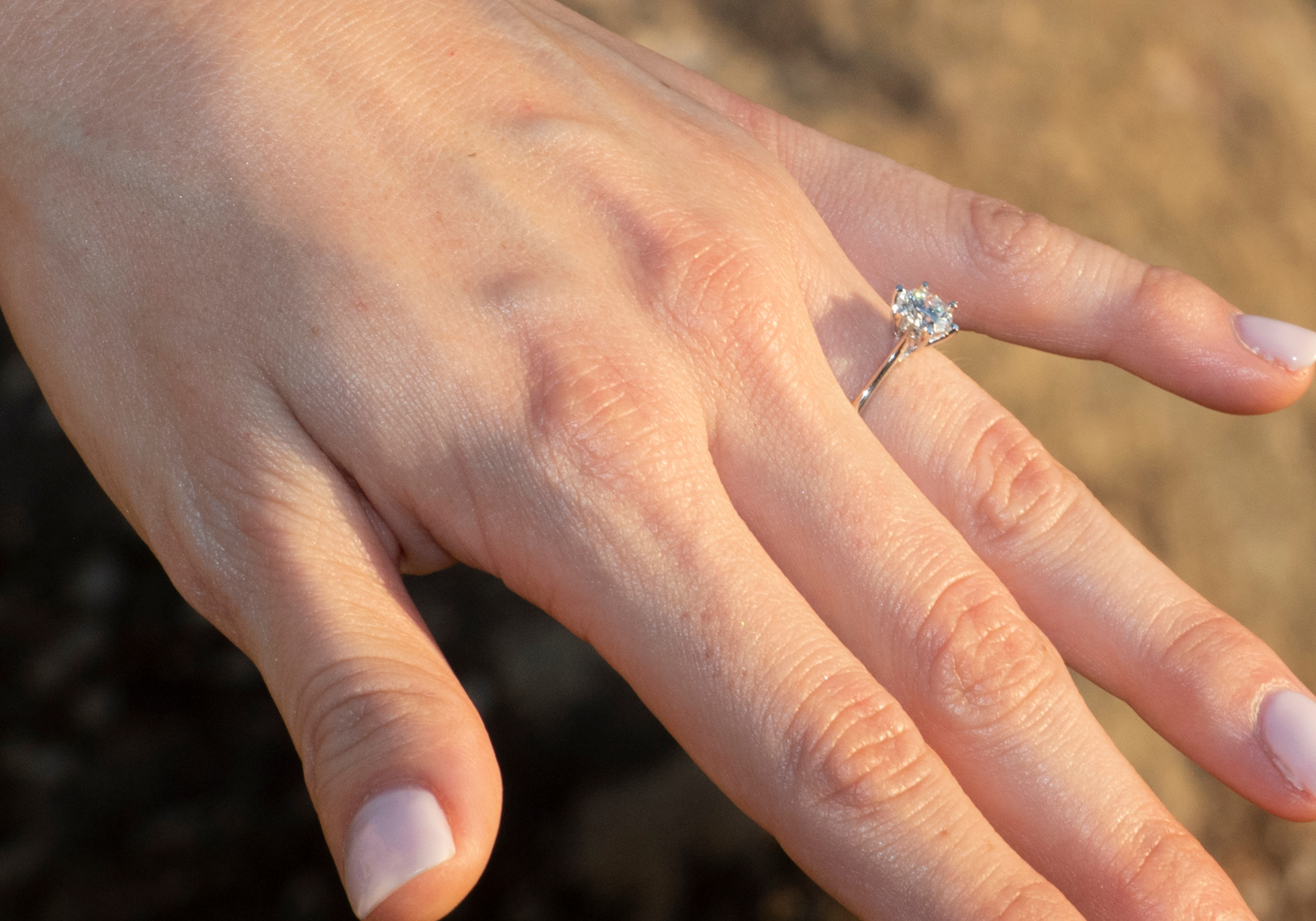 How to choose an engagement ring in 2026