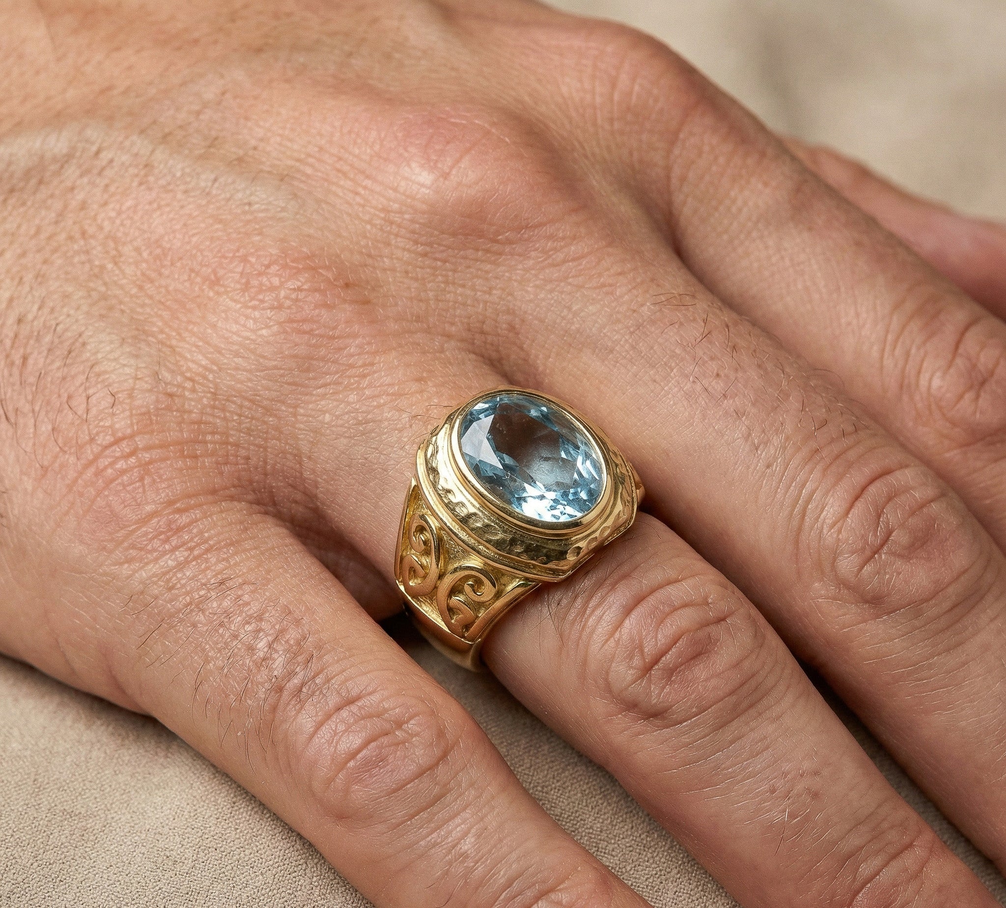 18kt Solid Yellow Gold Celtic Solitaire Ring Oval Aquamarine