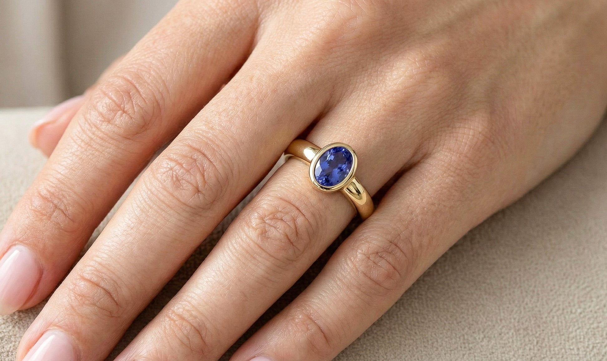 18kt Solid Yellow Gold Oval Sapphire Solitaire Ring